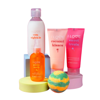 All Of You Set I Love: Coconut Kisses, Ενυδατική, Λοσιόν Σώματος, 75 ml + Pina Colada, Bath Bomb, 120 g + Golden Sands, Refreshing, Spray Σώματος, 100 ml + Sweet Treats, Ενυδατική, Αφρόλουτρο, Για Όλους τους Τύπους Δέρματος, 75 ml + Cosy Night's